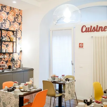 Casa Leoncino Bed and Breakfast 4*