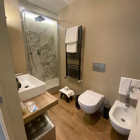Casa Leoncino 4*