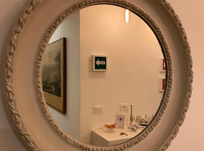 Casa Leoncino Bed & Breakfast 4*