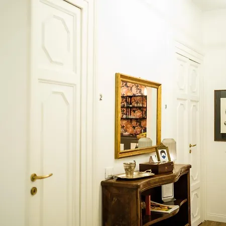 Casa Leoncino 4* ローマ